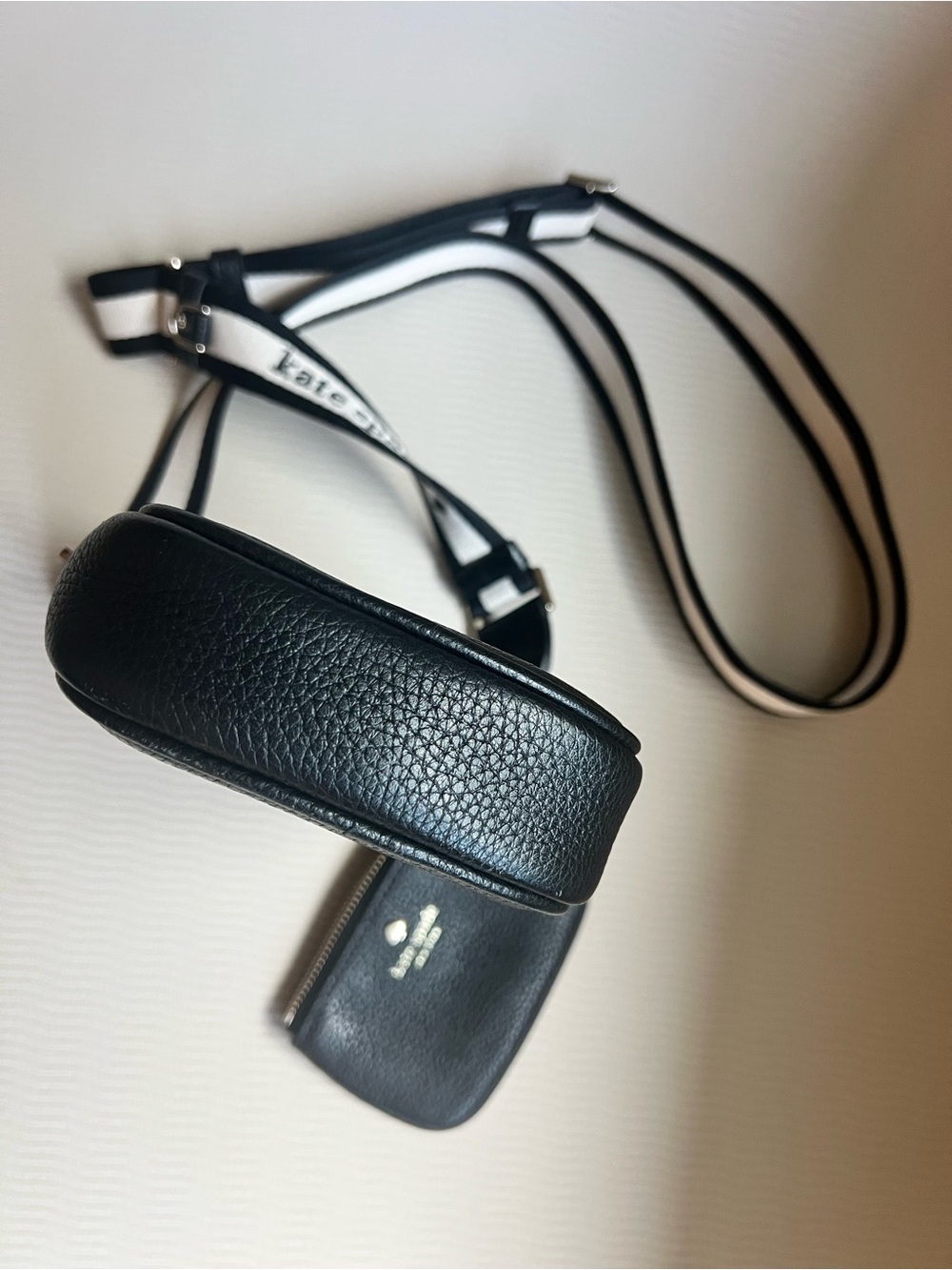 Kate Spade Rosie North/South Phone Crossbody, black pebbled leather NWOT - Picture 3 of 6